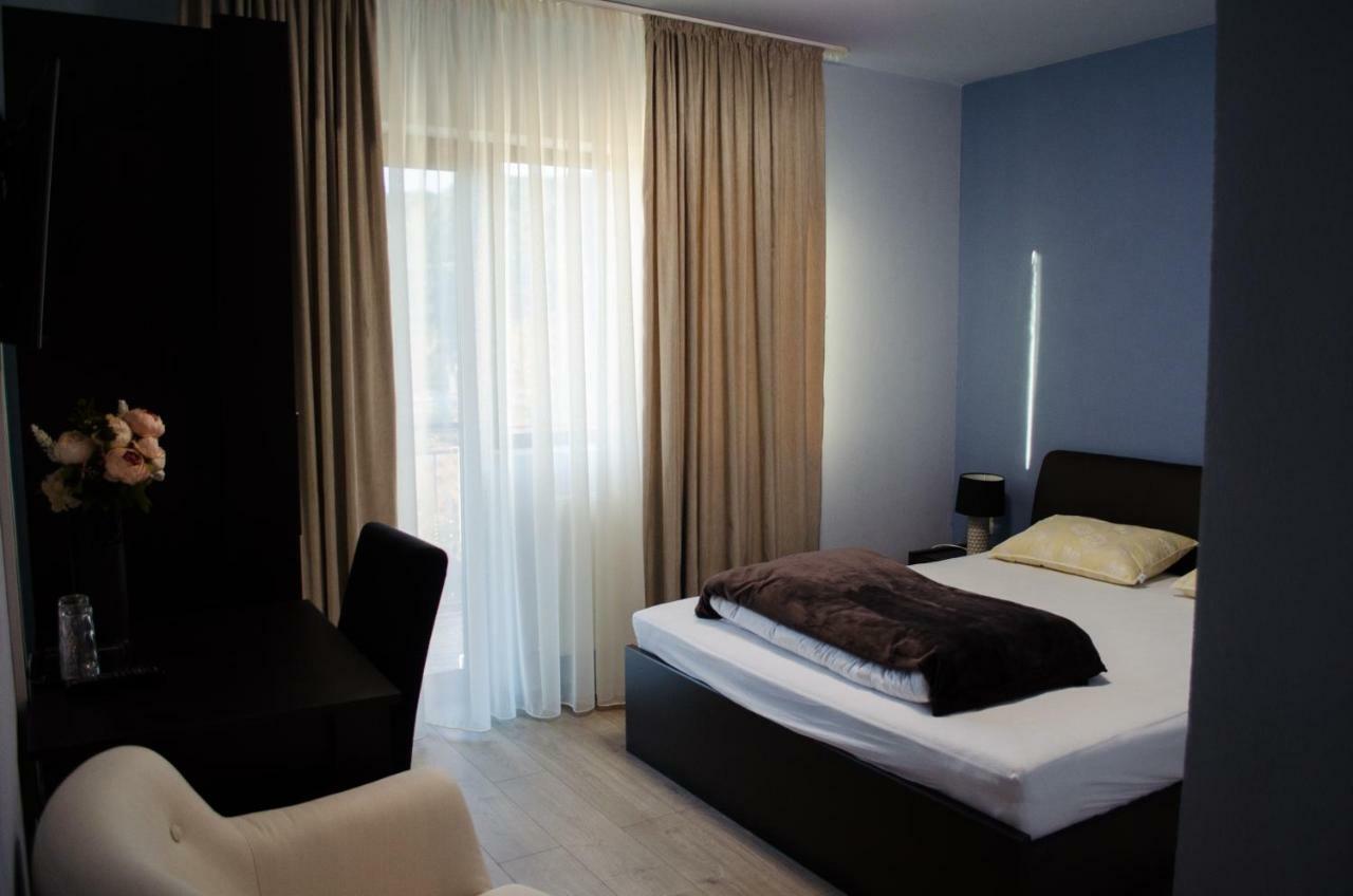 Panoramic Hotel Baia Sprie Bagian luar foto
