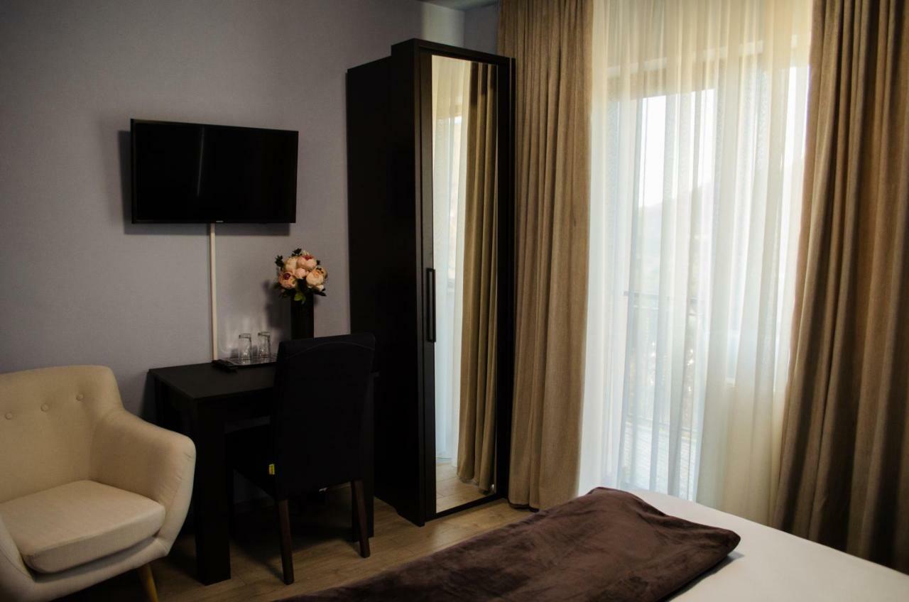 Panoramic Hotel Baia Sprie Bagian luar foto