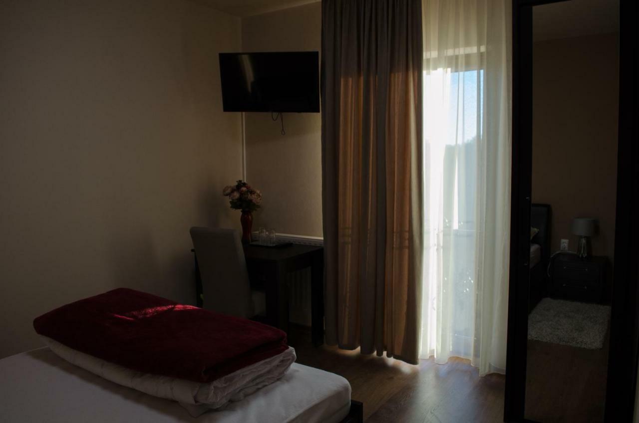 Panoramic Hotel Baia Sprie Bagian luar foto